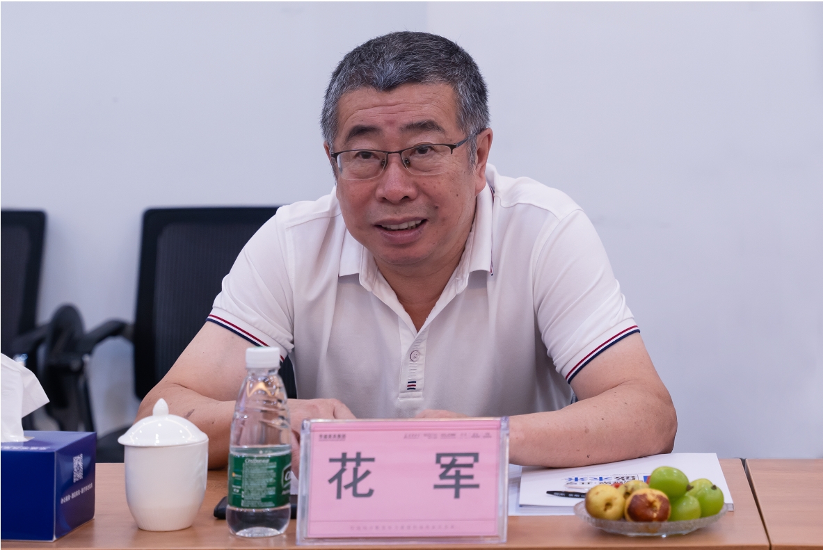 黑龙江省政府参事调研组一行领导到访华盛家具集团调研产业发展情况 黑龙江省政府参事调研组一行领导到访华盛家具集团调研产业发展情况